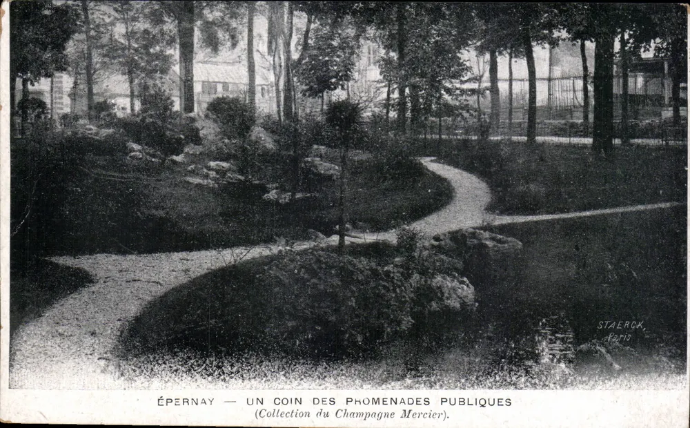 ÉPERNAY — Ein Stück der Öffentlichen Promenaden — Sammlung von Champagne Mercier, Verlag STAERCK, Paris - Vorderseite