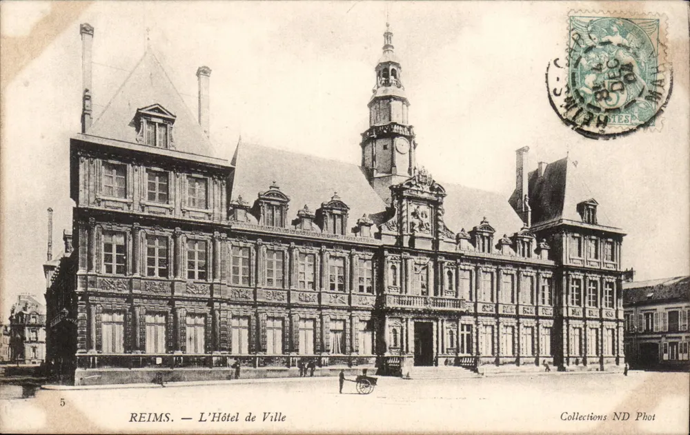 Reims — O Hotel de Ville — Collections ND Phot - Frente