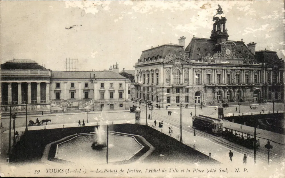 Tours (Indre-et-Loire) — Das Palast der Justiz, das Rathaus und der Platz (Südseite) — N. P. - Vorderseite