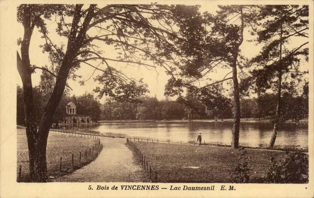 Bois de VINCENNES — Lago Daumesnil — E.M. - Frente