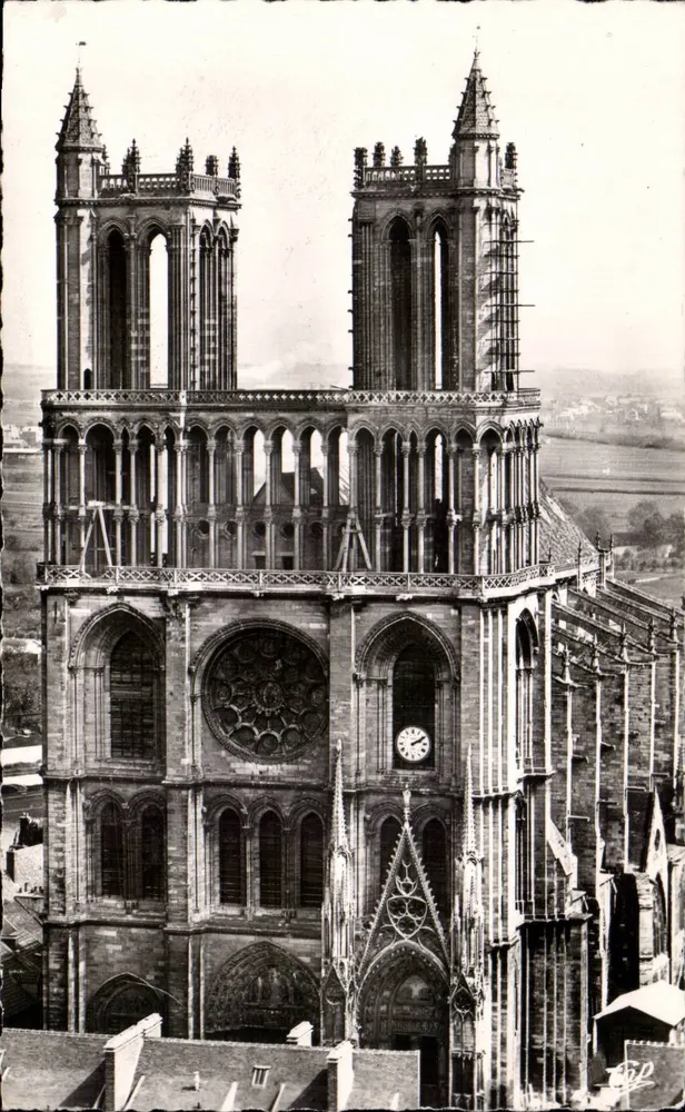 Mantes-la-Jolie — Kathedrale — Réal-Photo - Vorderseite