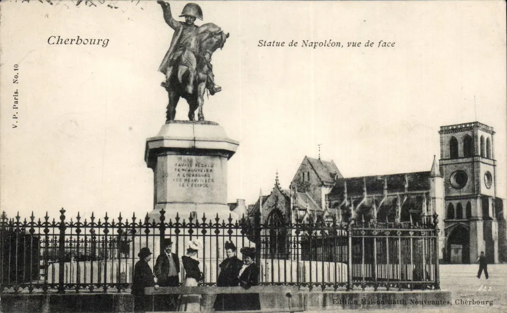 Cherbourg — Estátua de Napoleão, vista frontal — Edição da Maison Hattil, Novidades, Cherbourg - Frente