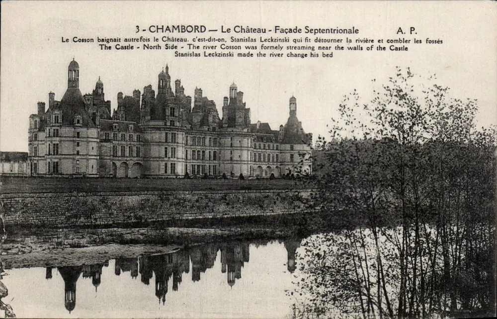 Chambord — O Castelo — Fachada Septentrional — A.P. - Frente