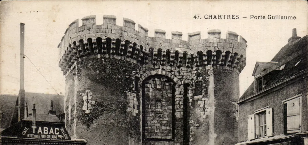 Chartres — Porta Guillaume — editor Billard, n°47 - Frente