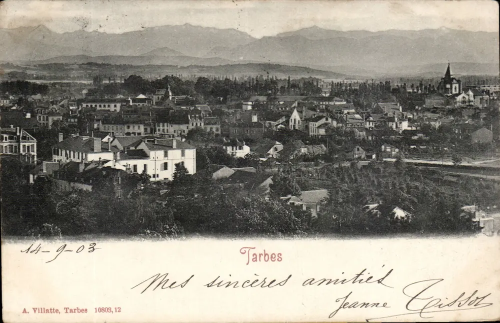 Tarbes — vista panorâmica com montanhas no fundo — A. Villatte, Tarbes, n° 10803,12 - Frente