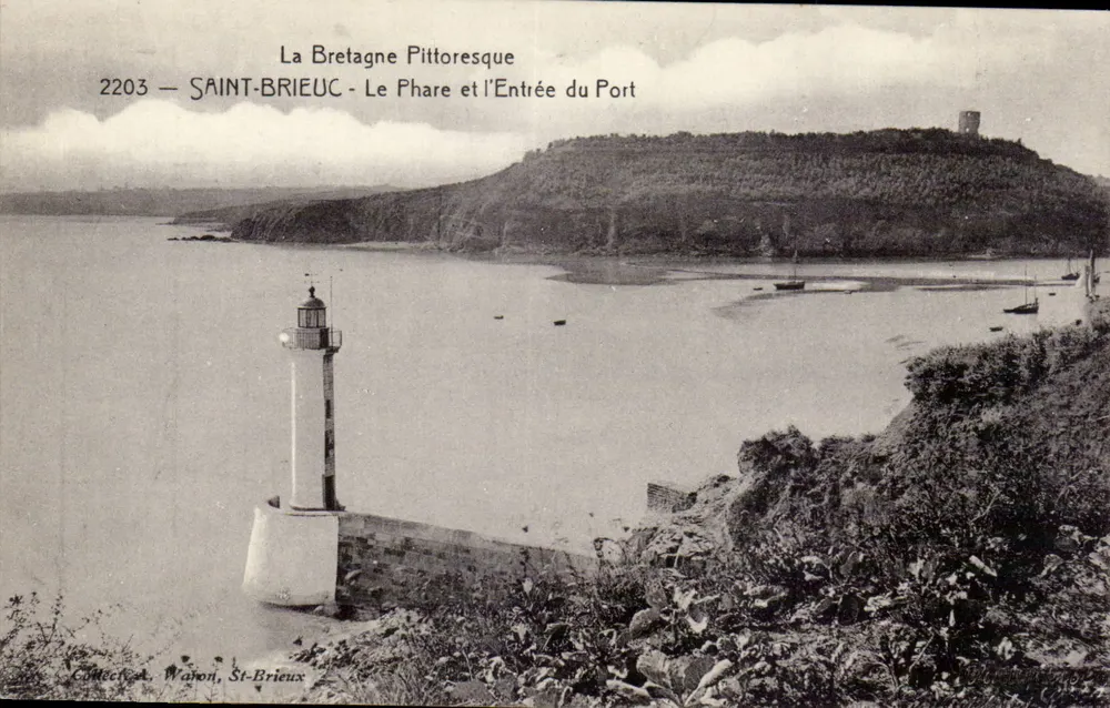 Saint-Brieuc — Der Leuchtturm und der Hafenmund — Sammlung A. Wahon - Vorderseite