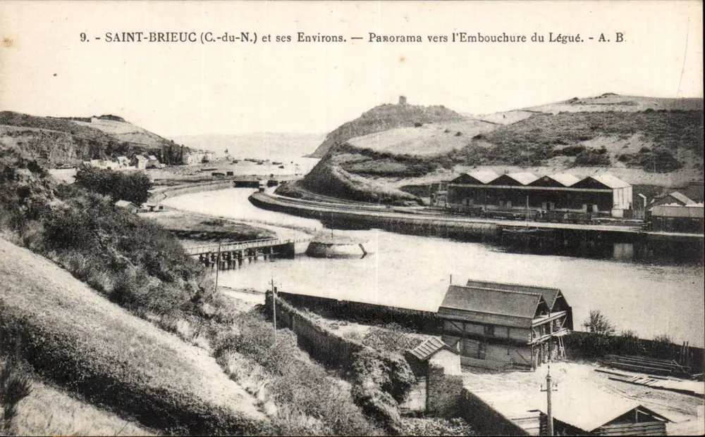 Saint-Brieuc (C.-du-N.) und seine Umgebung — Panorama zum Mündungsbereich des Légué — A. B. - Vorderseite