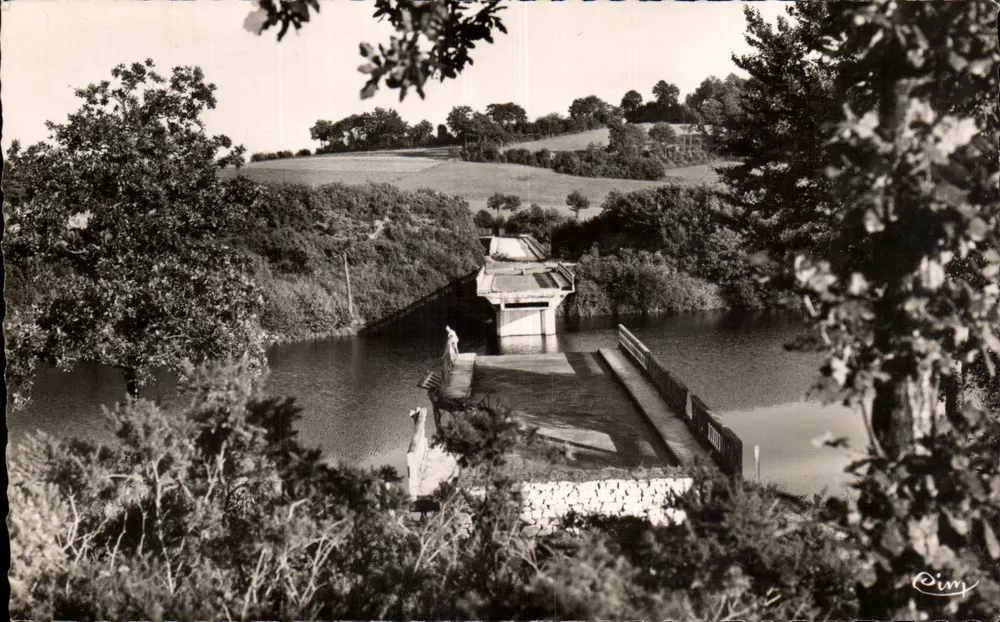 St-Martin-de-Landelles — Die Brücken der Seilune — Fotograf Mâcon - Vorderseite