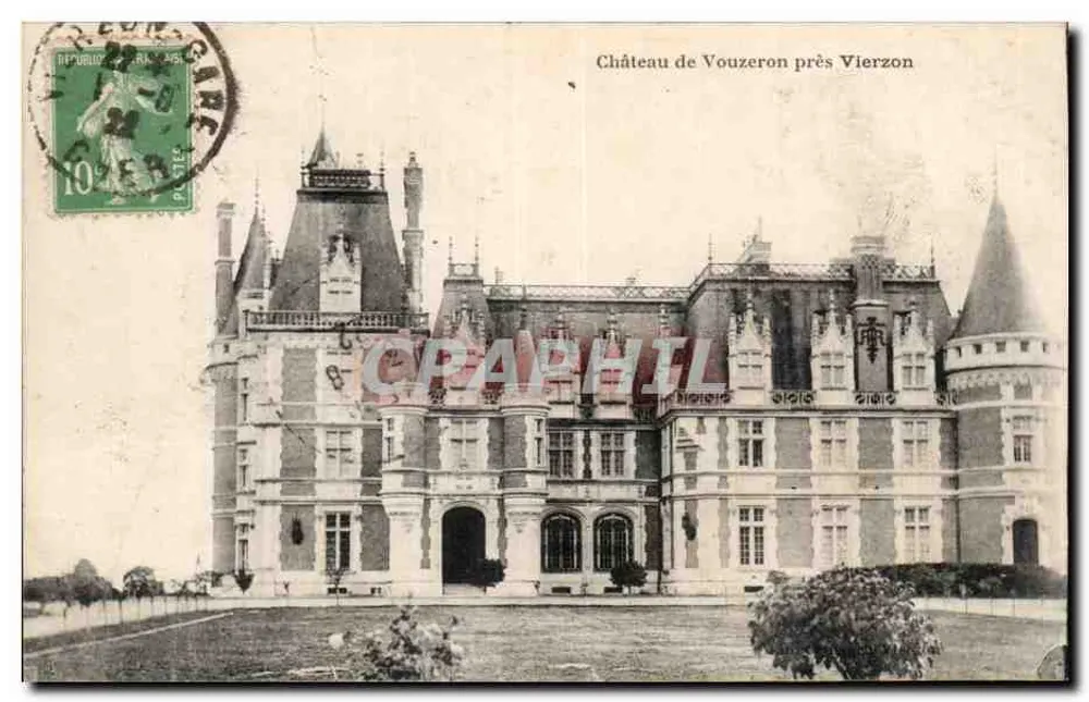 Château de Vouzeron près Vierzon — vue d'ensemble de l'édifice avec tourelles et façade ornée — éditeur imprimeur non identifié - Voorkant