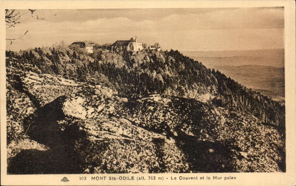 Mont Ste-Odile (Höhe 763 m) — Das Kloster und die heidnische Mauer — Atelier Photomécaniques, Straßburg - Vorderseite