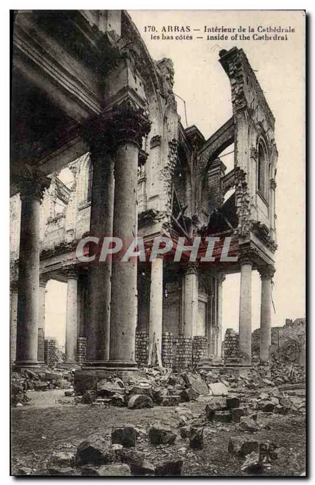 Arras — Interior da Catedral — destruídas - Frente