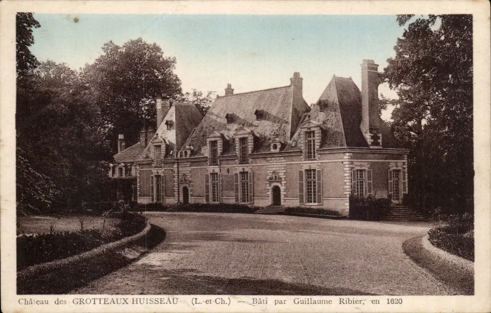 Schloss Grotteaux-Huisseau — Von Guillaume Ribier gebaut, 1620 — (L.-et-Ch.) - Vorderseite