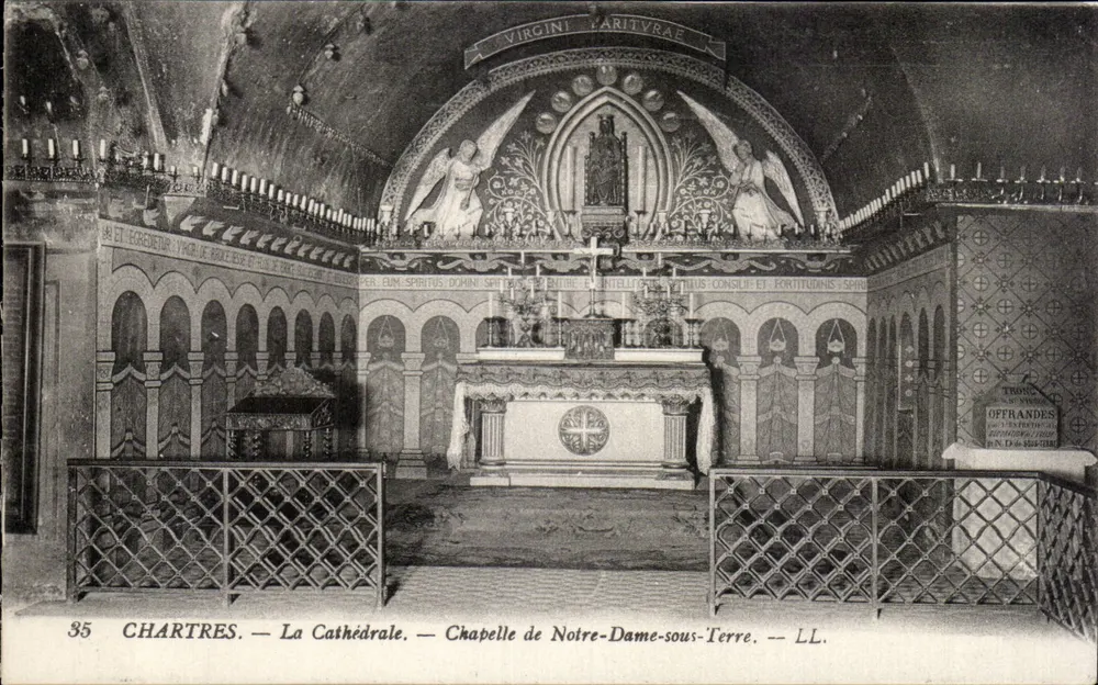 Chartres — Die Kathedrale — Kapelle Notre-Dame-sous-Terre — LL. - Vorderseite