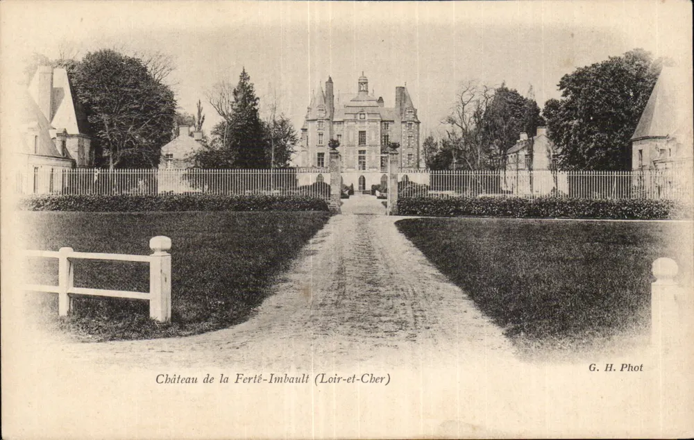 Castelo de la Ferté-Imbault — Loir-et-Cher — G. H. Phot - Frente