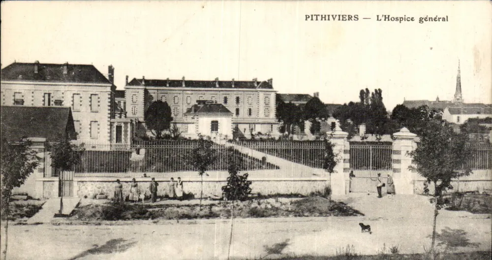 Pithiviers — O Asilo Geral - Frente