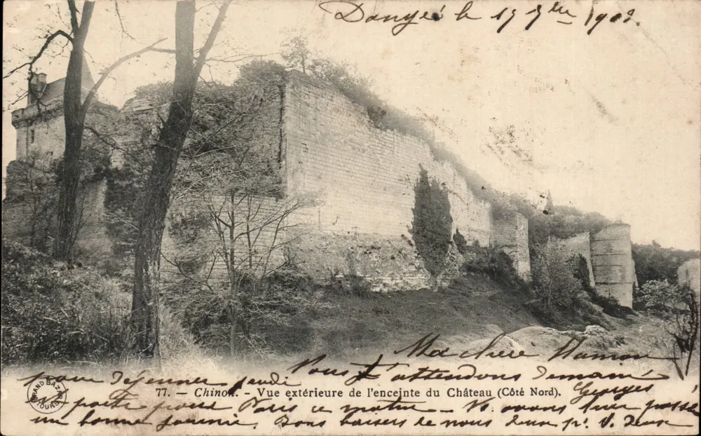 Chinon — Ansicht der äußeren Mauern des Schlosses (Nordseite) — G. Duret, Nr. 77 - Vorderseite