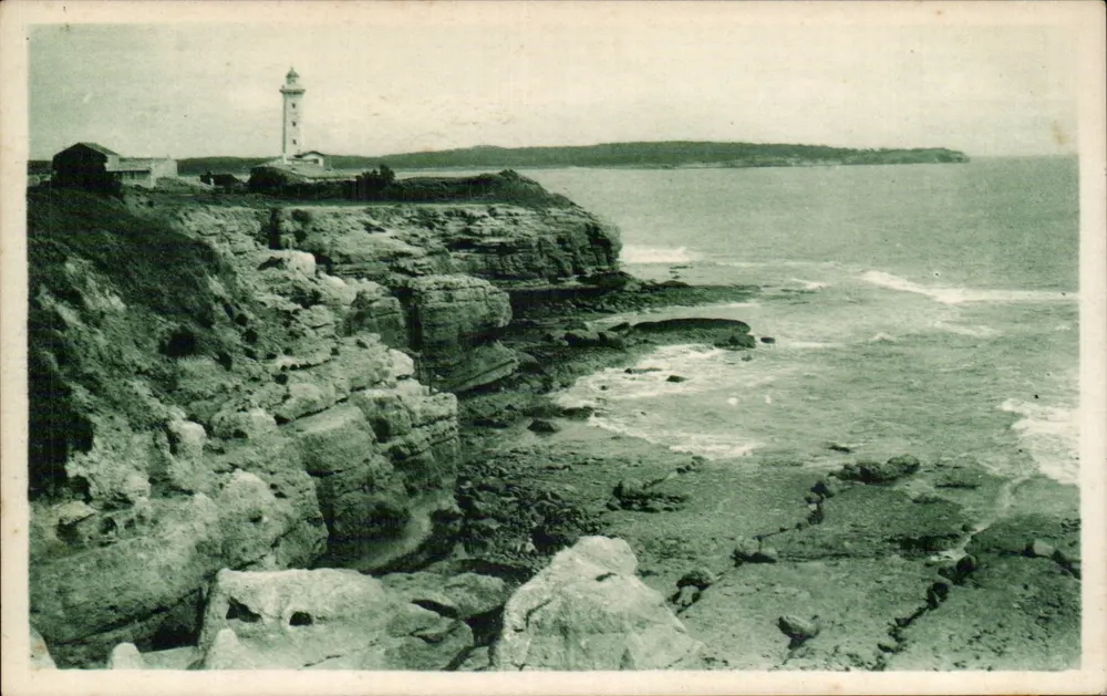 Saint-Georges-de-Bidonne — A Ponta de Vallières. O Farol. — Bloc frères, Editores, Bordeaux. - Frente