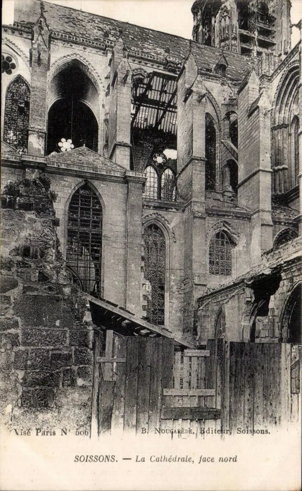 Soissons — A Catedral, fachada norte — B. Nougarède, Editor, Soissons. - Frente