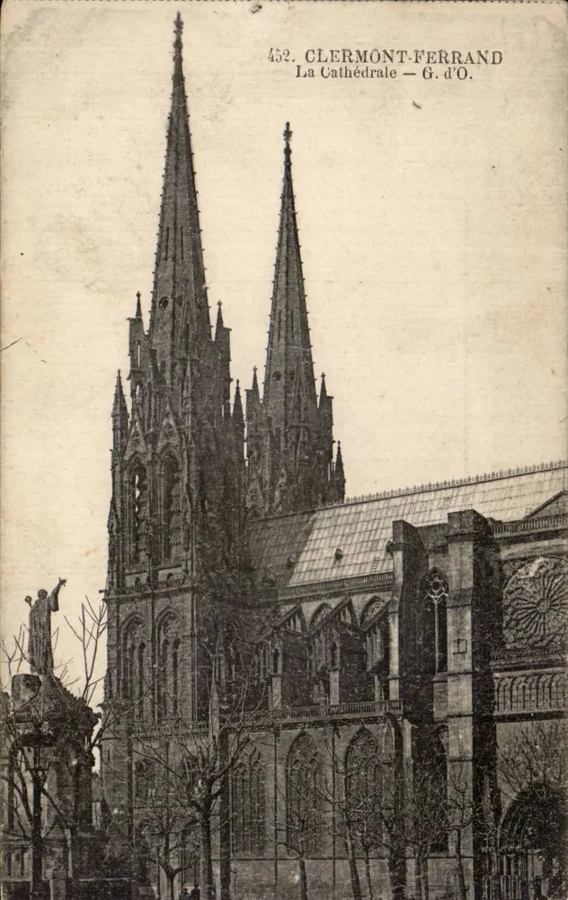 Clermont-Ferrand — A Catedral — G. d'O. - Frente