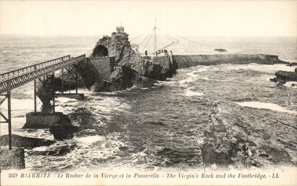 Biarritz — O Rocher de la Vierge e a Passerelle — LL - Frente