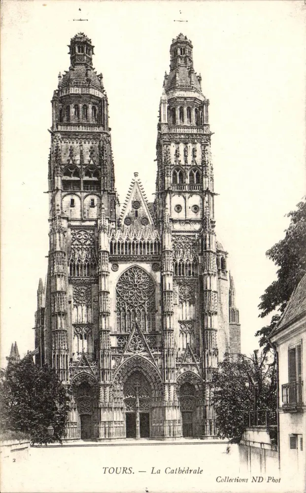Tours — A Catedral — Collections ND Phot - Frente