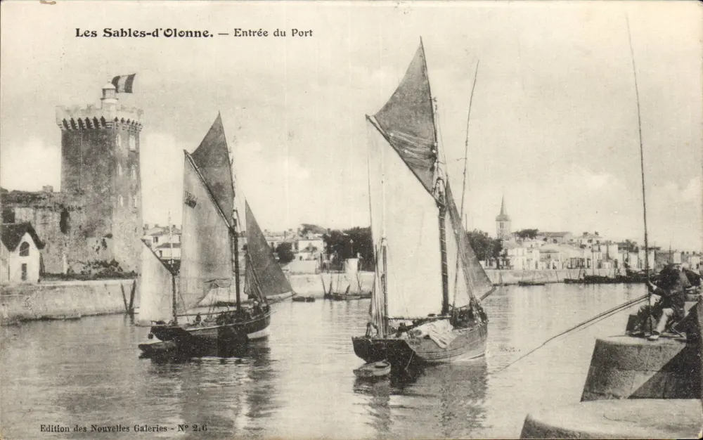 Les Sables-d'Olonne — Entrada do Porto — Edição das Novas Galerias — N° 2.6 - Frente