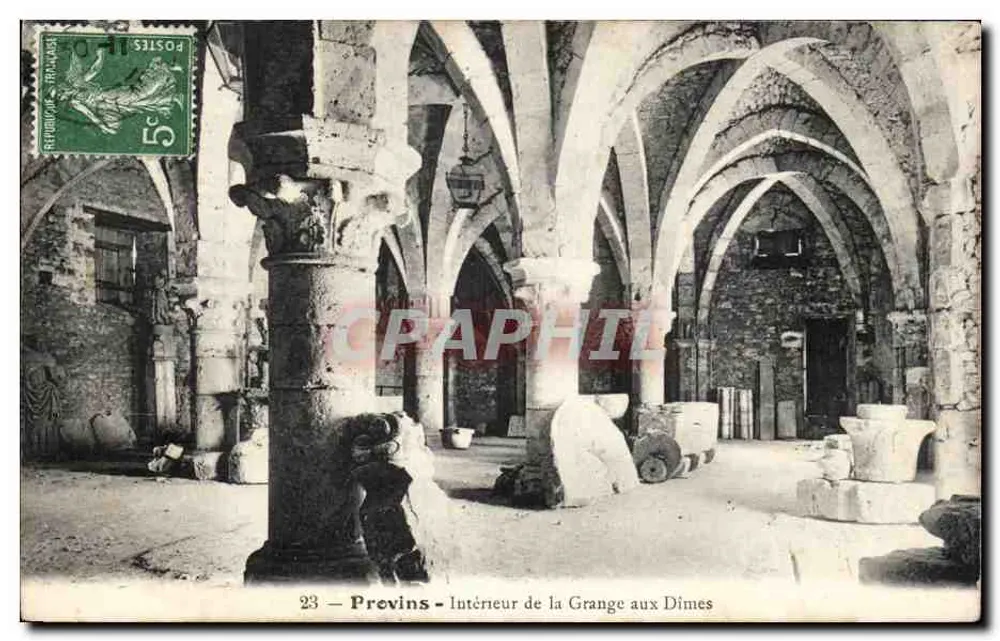 Previns — Interior da Grange aux Dîmes — Coleção Firmin Louis em Provins - Frente
