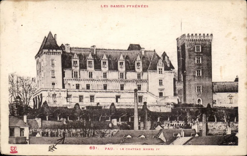 Pau — O Castelo de Henri IV — As Baixas-Pirineus - Frente