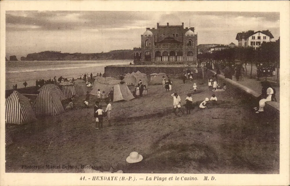 Hendaye (B.P.) — A Praia e o Casino — Fototipia Marcel Delboy, Bordeaux, n°44 - Frente