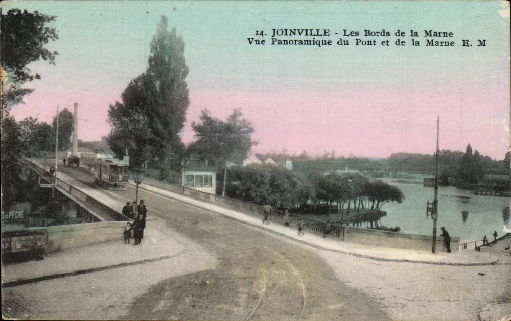 Joinville - As Margens da Marne — Vista panorâmica do ponte e da Marne, E.M. n°14 - Frente