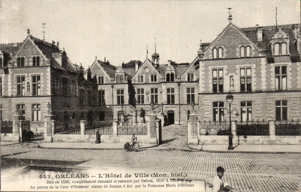 Orléans — O Hotel de Ville (Mon. hist.) — editor desconhecido, n° 442 - Frente