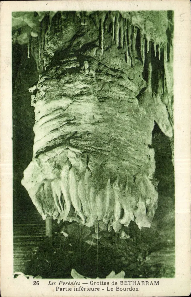 Os Pirineus — Grutas de BETHARRAM — Parte inferior — Le Bourdon - Frente