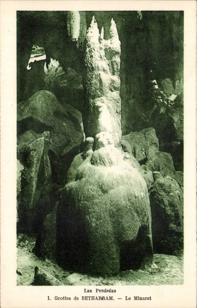 Os Pirineus — Grutas de Bétharram — O Minarete - Frente