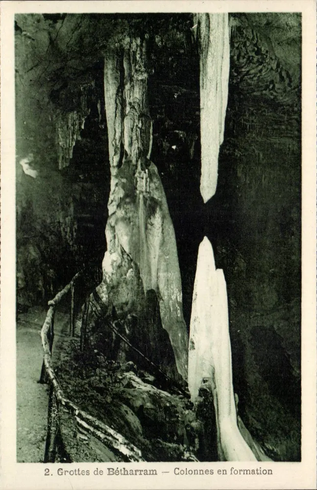 Grutas de Bétharram — Colunas em formação — n°2 - Frente