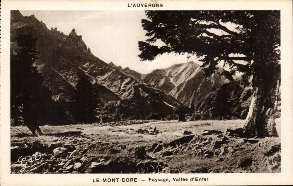 Le Mont-Dore — Landschaft, Tal der Hölle — L'Auvergne - Vorderseite