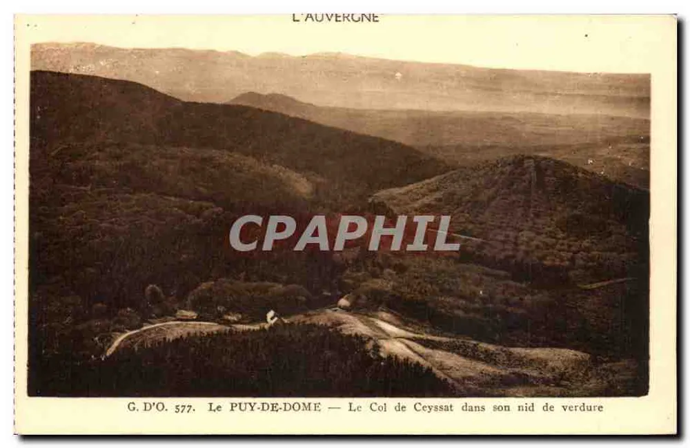 Le Puy-de-Dôme — Der Ceyssat-Pass in seinem grünen Nest — G.D'O. 577 - Vorderseite