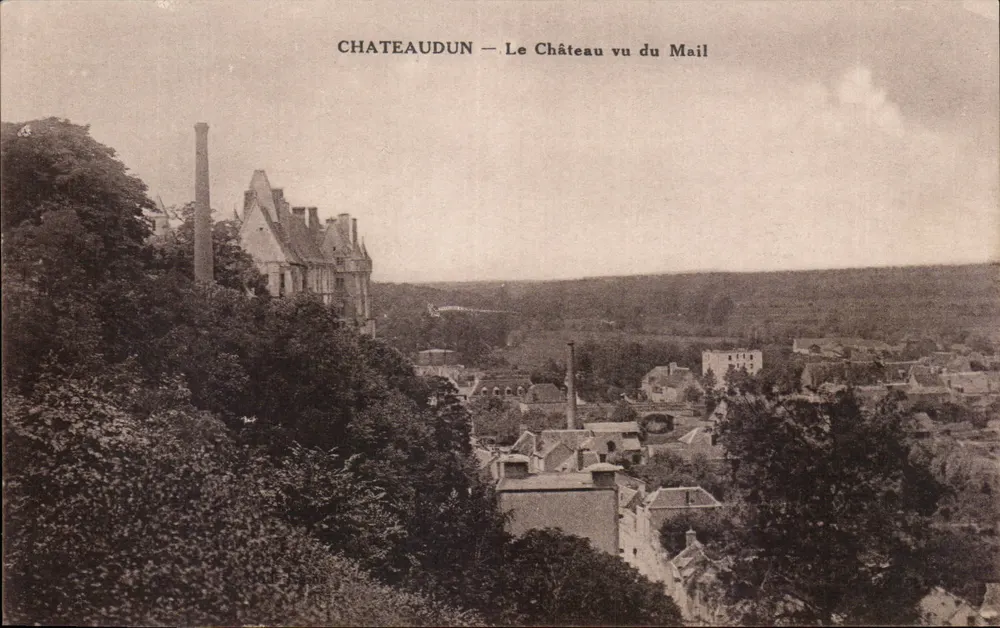 Châteaudun — O Castelo visto do Mail — Editor não identificado - Frente