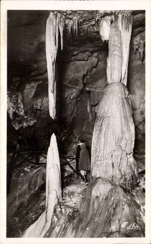 As Grutas de Bétharram — Stalactites vivantes — Ed. de Bétharram - Frente