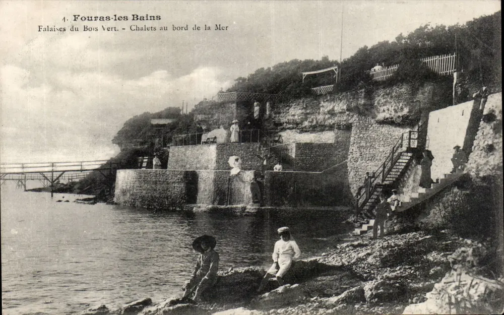 Fouras-les Bains — Klippen von Bois Vert — Chalets am Meer - Vorderseite