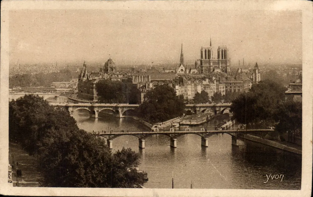 Paris — A Cidade — Notre-Dame — Pontes — Edição de Arte YVON, Série 6 N° 111 - Frente