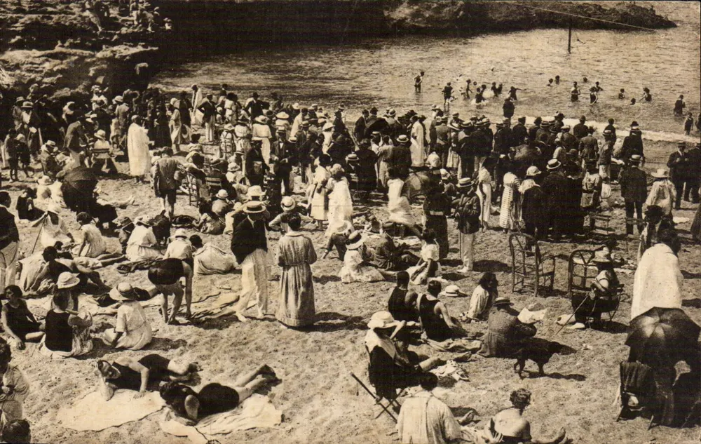 Sonnenbad am alten Hafen — Biarritz — Hélinggravure Labouche Frères, Serie B. 16 - Vorderseite