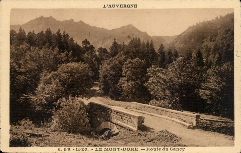 Le Mont-Dore — Estrada do Sancy — A Auvergne — G. D'O. - 1520 - Frente