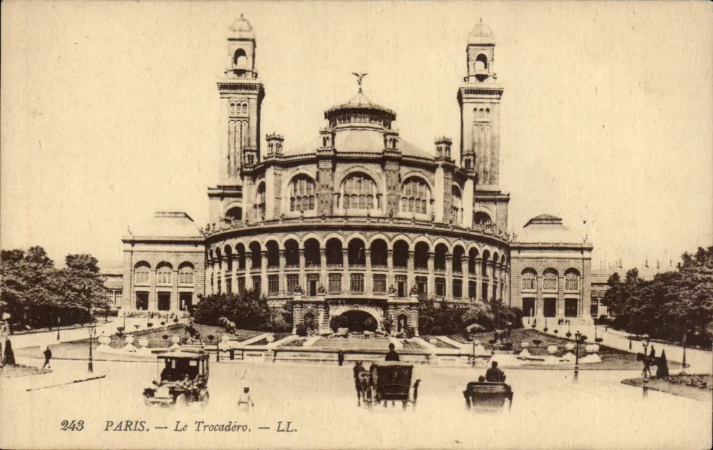Paris — O Trocadéro — LL. n°243 - Frente