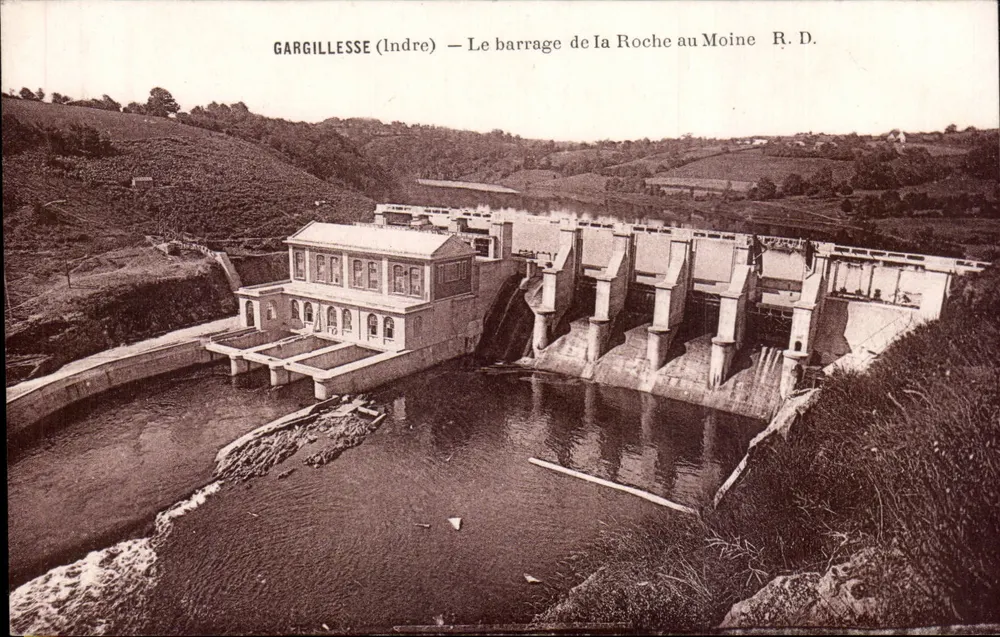 Gargillessse (Indre) — O Barragem de La Roche au Moine — R.D. - Frente