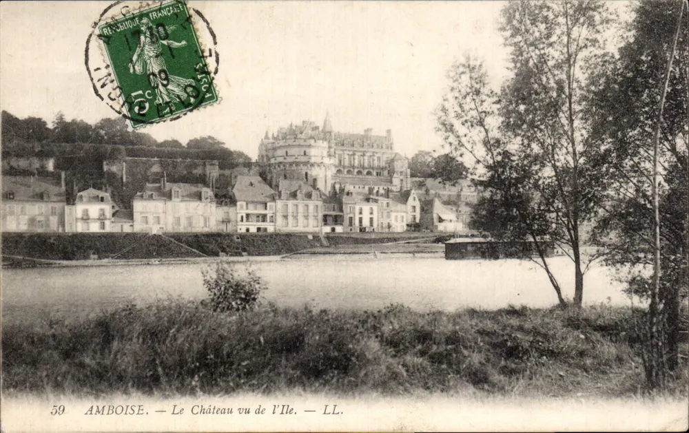 Amboise — O Castelo visto da Ilha — LL. — N° 59 - Frente