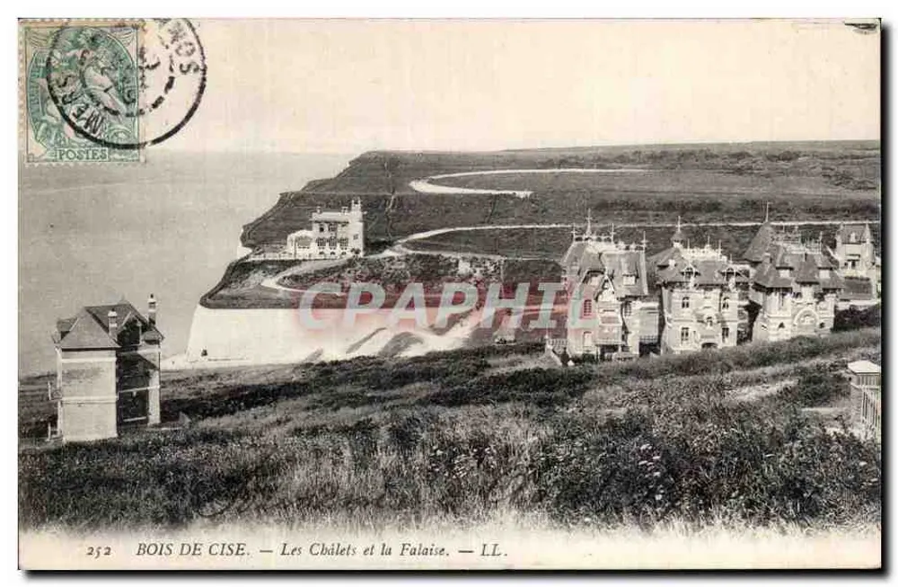 Bois de Cise — Les Châlets et la Falaise — LL - Frente