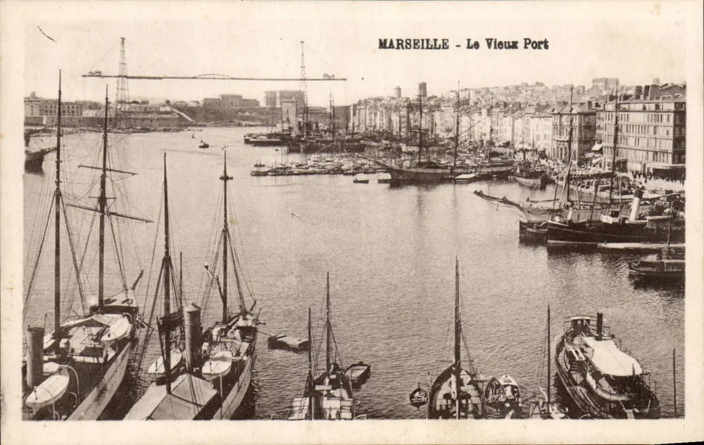Marseille - O Velho Portos — vista do porto com muitos navios — número de série não visível - Frente