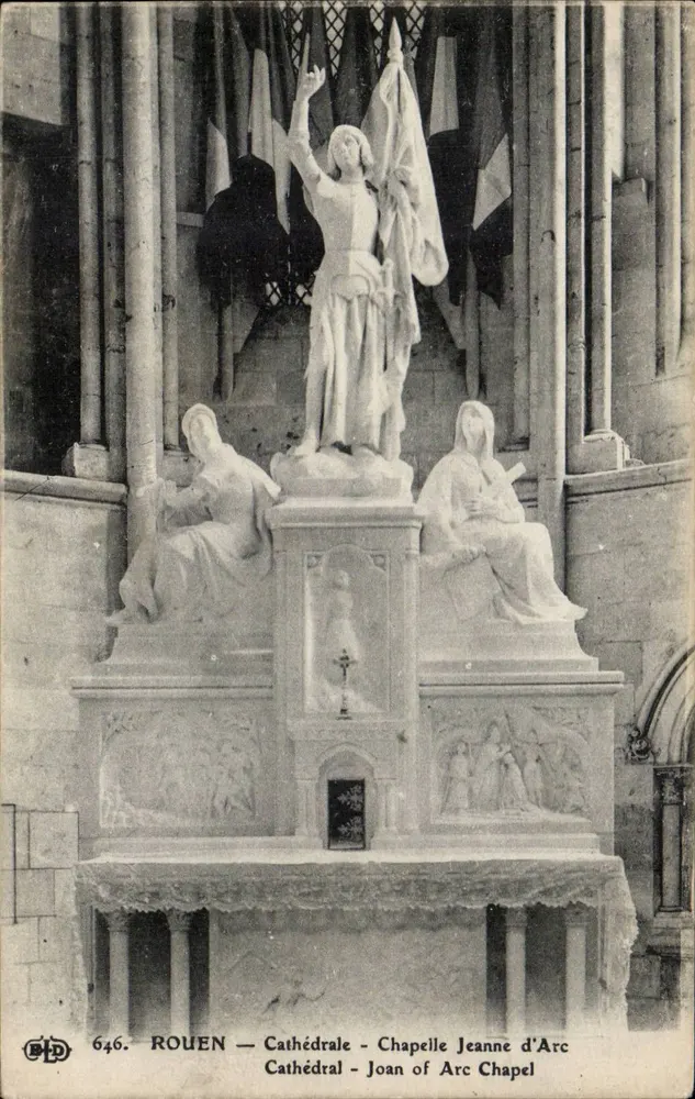 Rouen — Catedral — Capela de Joana d'Arc — estátua de Joana d'Arc - Frente