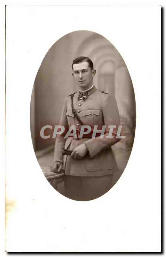 Soldado em uniforme — retrato oval — Carte Postale - Frente