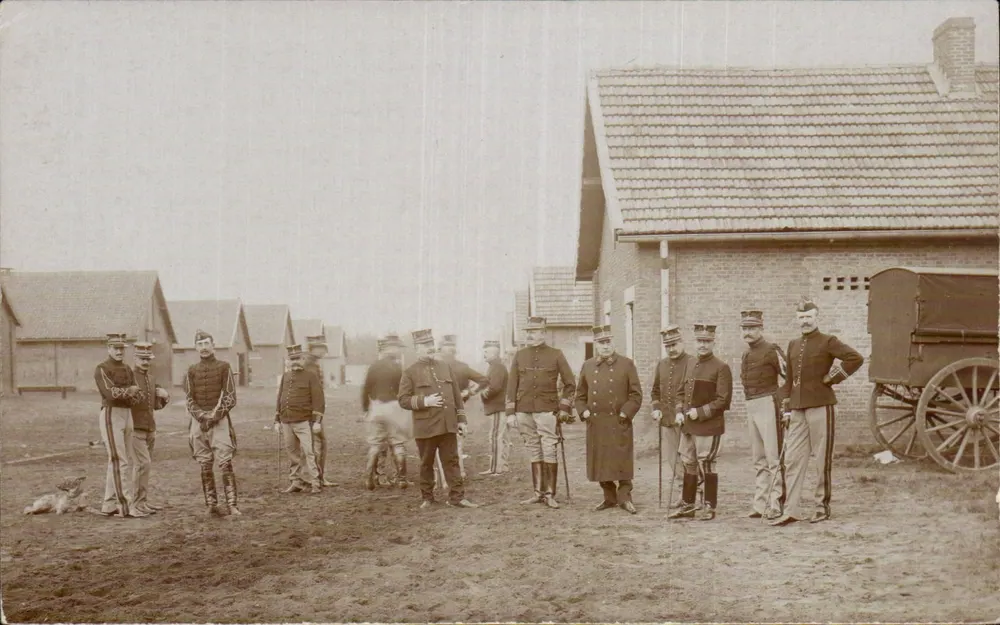 Gruppe Soldaten in Uniform — Militärlager — Nr. 86 - Vorderseite
